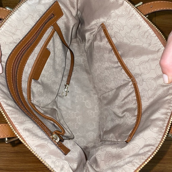 Michael Kors Brown Bag - Picture 3 of 3